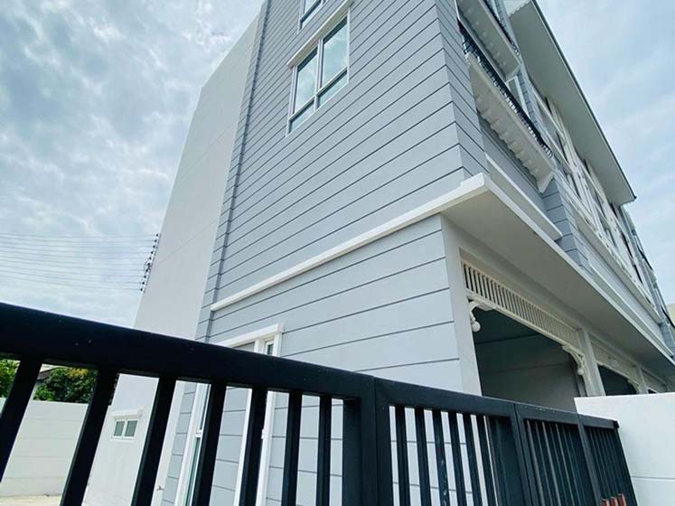 Townhouse in Sukhumvit 